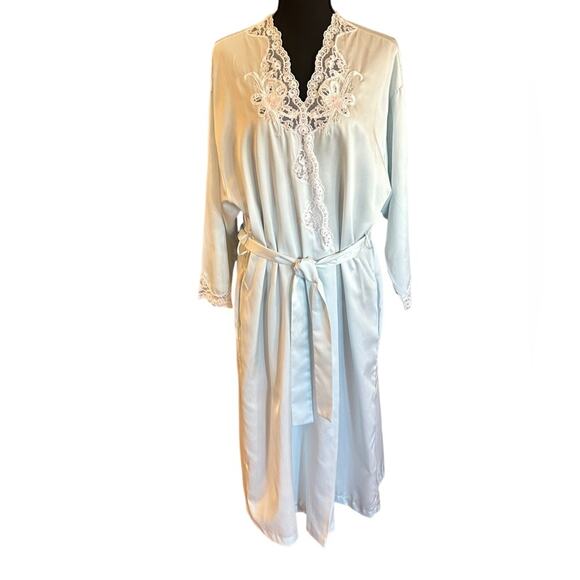 SaraBeth Womens Medium Ice Blue Satin Robe with Tie Waist and Lace Front - Picture 1 of 7